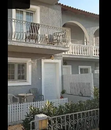 Ionian Lux Apts Panzió
